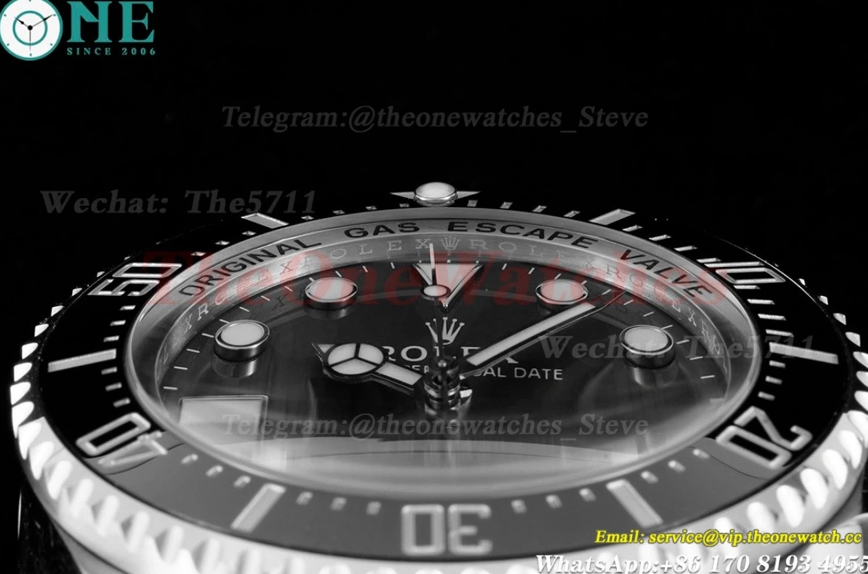 dweller APF SS 126660 VR3235 Black DeepSea 44mm Dot SS 0407